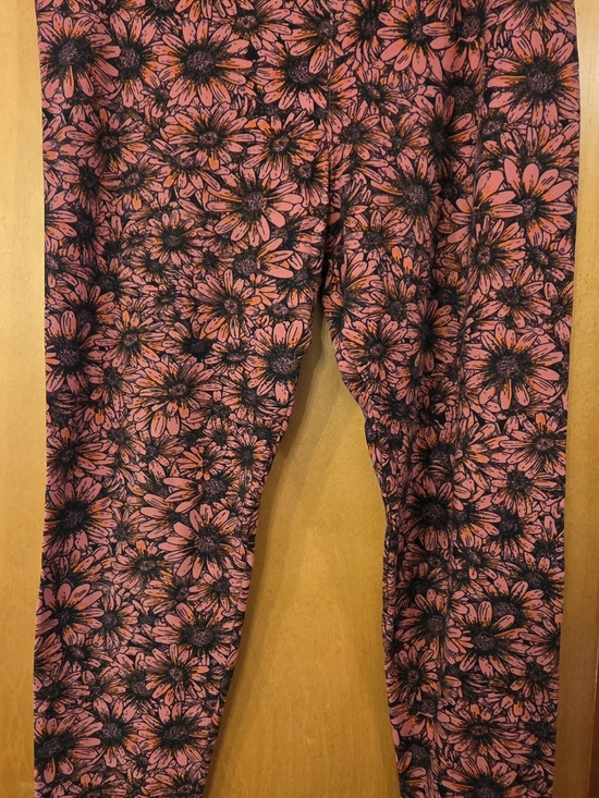 LuLaRoe Pants - LuLaRoe Pink and Black Floral Leggings (Tall And Curvy)